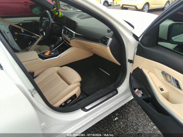 Photo 4 VIN: 3MW5R7J02L8B24961 - BMW 330I 