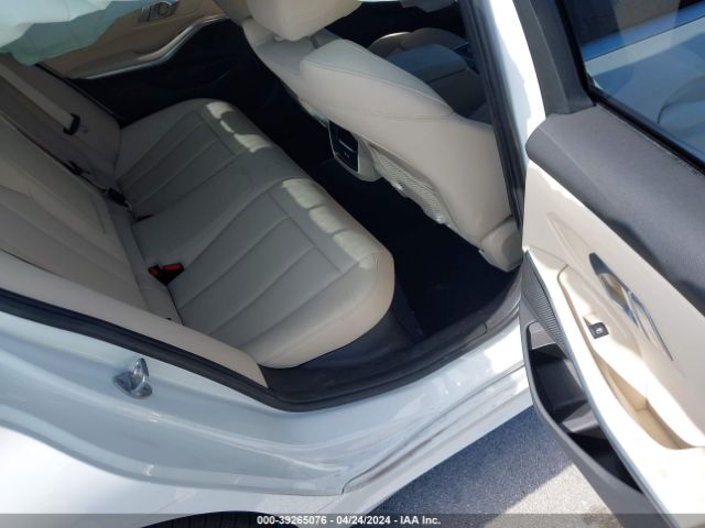 Photo 7 VIN: 3MW5R7J02M8B89018 - BMW 330XI 