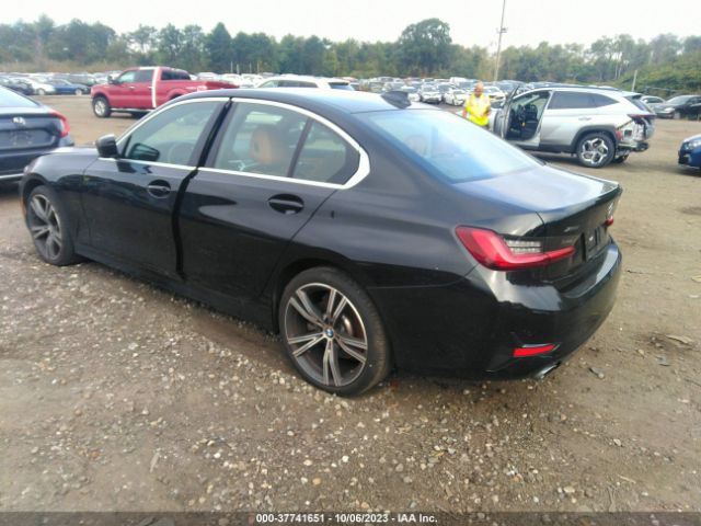 Photo 2 VIN: 3MW5R7J02N8C49817 - BMW 330I 