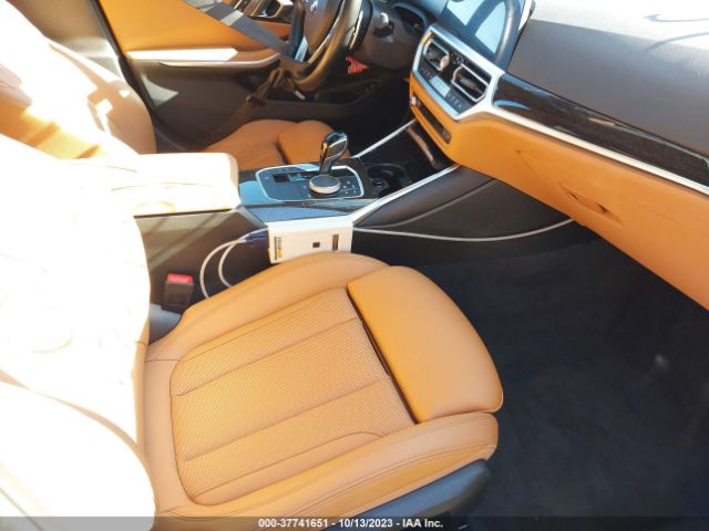 Photo 4 VIN: 3MW5R7J02N8C49817 - BMW 330I 