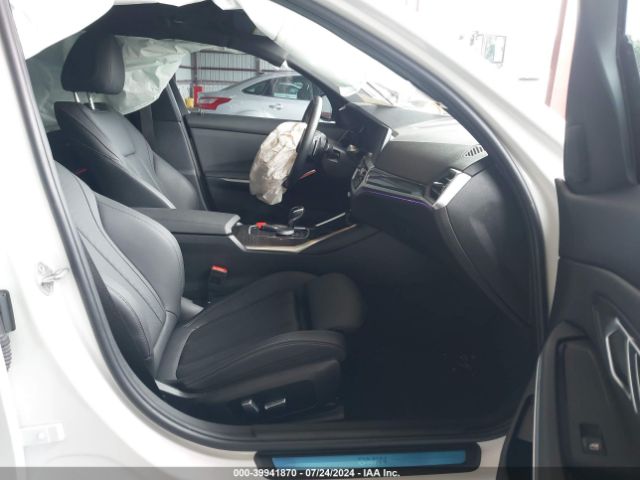 Photo 4 VIN: 3MW5R7J02N8C65810 - BMW 330I 