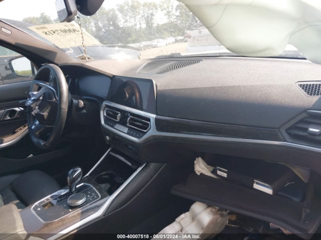 Photo 4 VIN: 3MW5R7J03L8B08722 - BMW 330I 