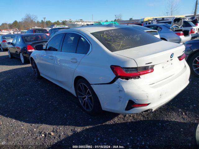 Photo 2 VIN: 3MW5R7J03M8B63155 - BMW 330I 