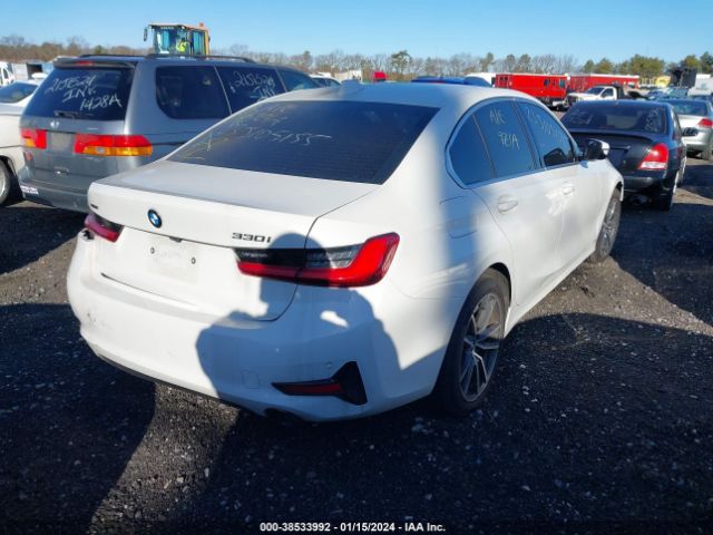 Photo 3 VIN: 3MW5R7J03M8B63155 - BMW 330I 