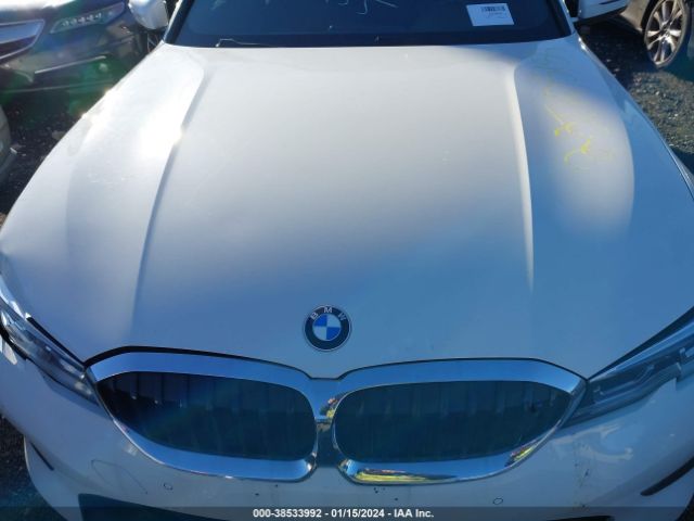 Photo 9 VIN: 3MW5R7J03M8B63155 - BMW 330I 