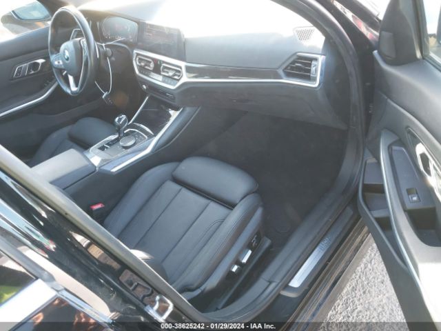 Photo 4 VIN: 3MW5R7J04L8B06185 - BMW 330I 