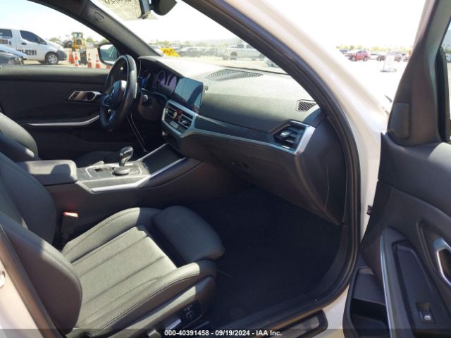 Photo 4 VIN: 3MW5R7J04L8B34777 - BMW 330I 