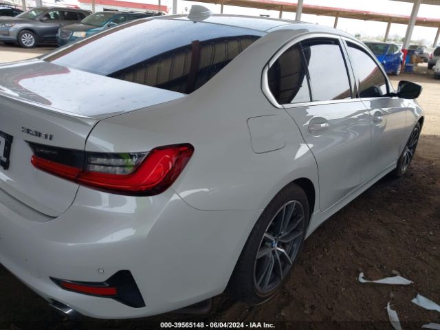 Photo 3 VIN: 3MW5R7J05L8B16563 - BMW 330I 