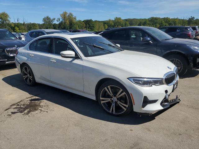 Photo 3 VIN: 3MW5R7J05M8B95167 - BMW 330XI 