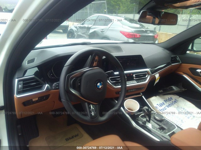 Photo 4 VIN: 3MW5R7J07M8B93663 - BMW 3 