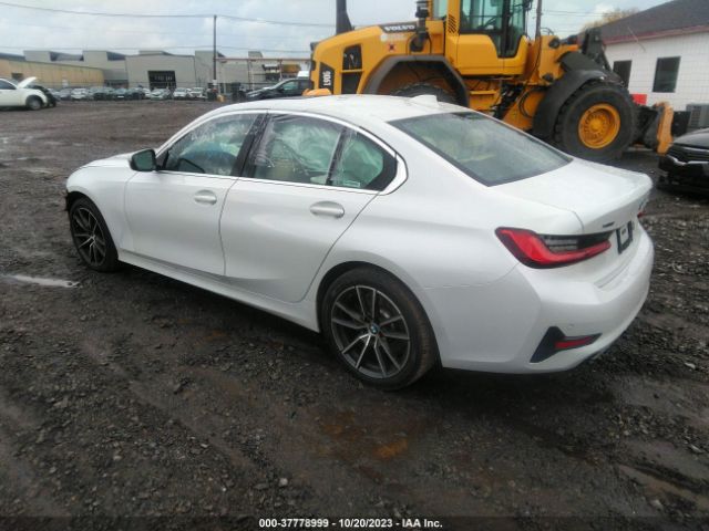 Photo 2 VIN: 3MW5R7J08M8B69517 - BMW 330I 