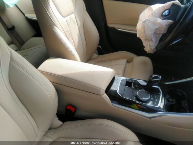 Photo 4 VIN: 3MW5R7J08M8B69517 - BMW 330I 