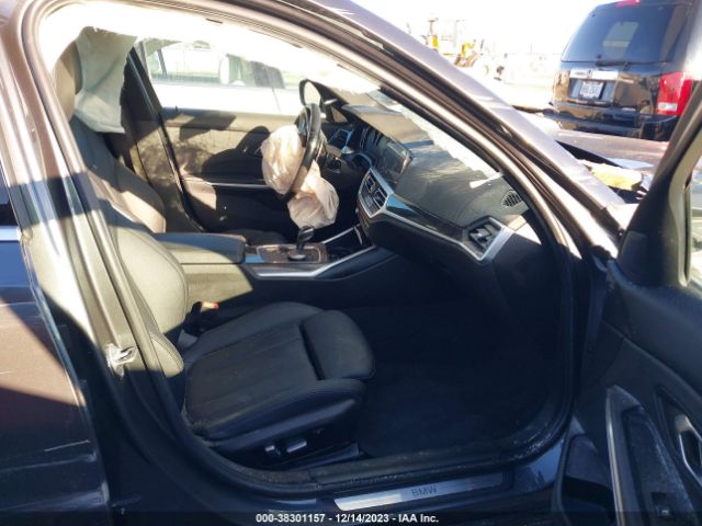 Photo 4 VIN: 3MW5R7J09L8B13567 - BMW 330I 