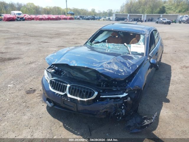 Photo 5 VIN: 3MW5R7J0XN8C38693 - BMW 330I 