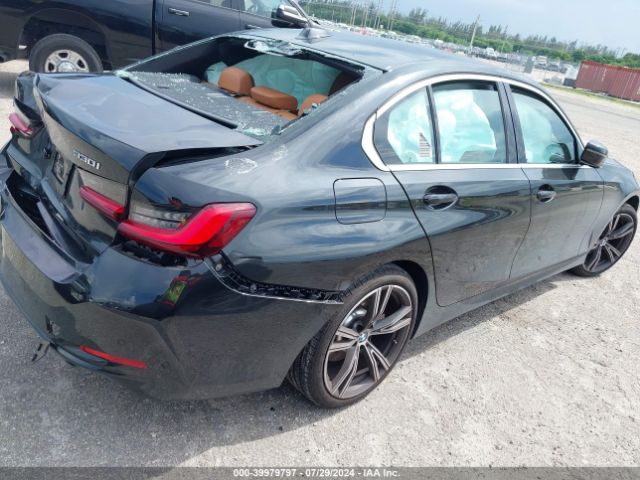 Photo 3 VIN: 3MW69FF02R8E43504 - BMW 330I 