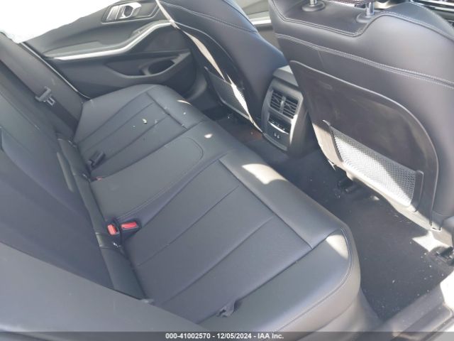 Photo 7 VIN: 3MW69FF04P8C81503 - BMW 330I 