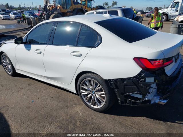 Photo 2 VIN: 3MW69FF05P8D60422 - BMW 330I 