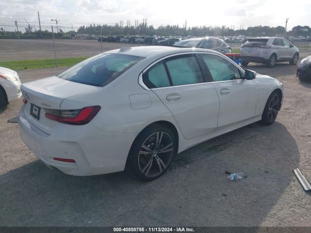 Photo 3 VIN: 3MW69FF09R8E21127 - BMW 330I 