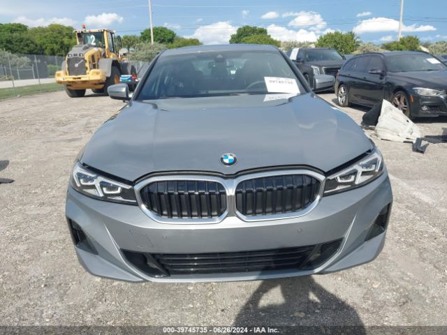 Photo 5 VIN: 3MW89FF01R8E16609 - BMW 330I 