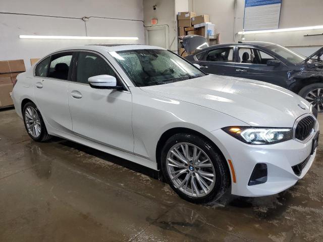 Photo 3 VIN: 3MW89FF02R8E84028 - BMW 330XI 