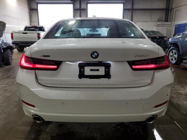 Photo 5 VIN: 3MW89FF02R8E84028 - BMW 330XI 