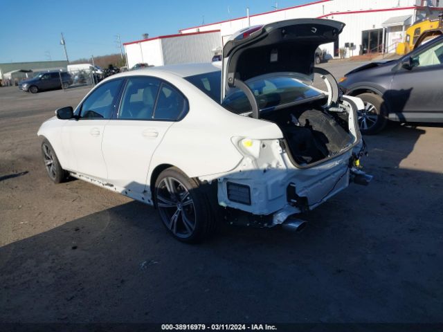 Photo 2 VIN: 3MW89FF05P8D07177 - BMW 330I 