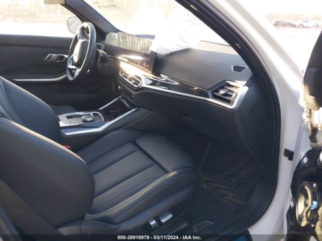 Photo 4 VIN: 3MW89FF05P8D07177 - BMW 330I 