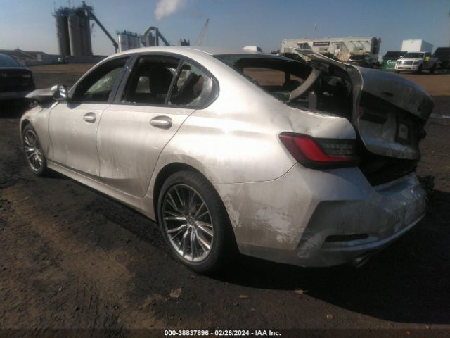 Photo 2 VIN: 3MW89FF0XP8D78598 - BMW 330I 