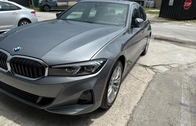 Photo 1 VIN: 3MW89FF0XR8D92987 - BMW 330XI 