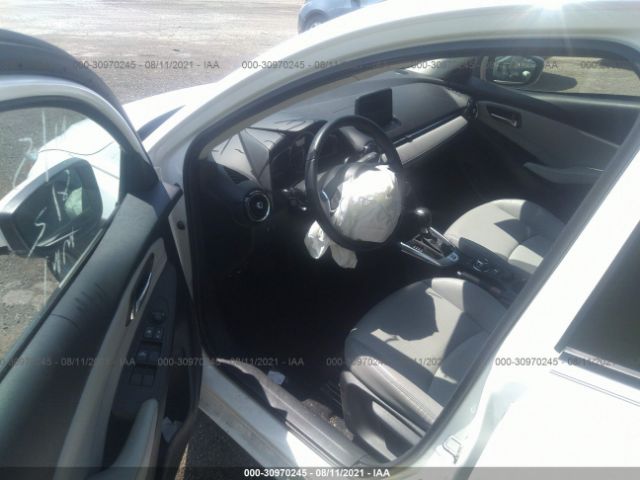 Photo 4 VIN: 3MYDLBJV1LY700040 - TOYOTA YARIS HATCHBACK 