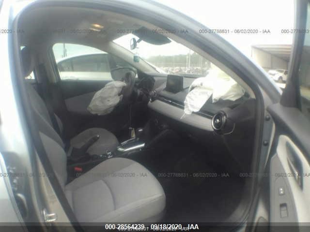 Photo 4 VIN: 3MYDLBJV8LY702495 - TOYOTA YARIS HATCHBACK 