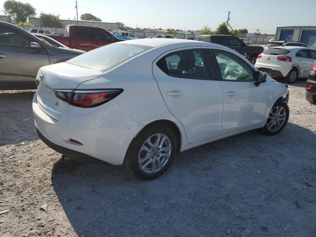 Photo 2 VIN: 3MYDLBYV0JY303292 - TOYOTA YARIS IA 