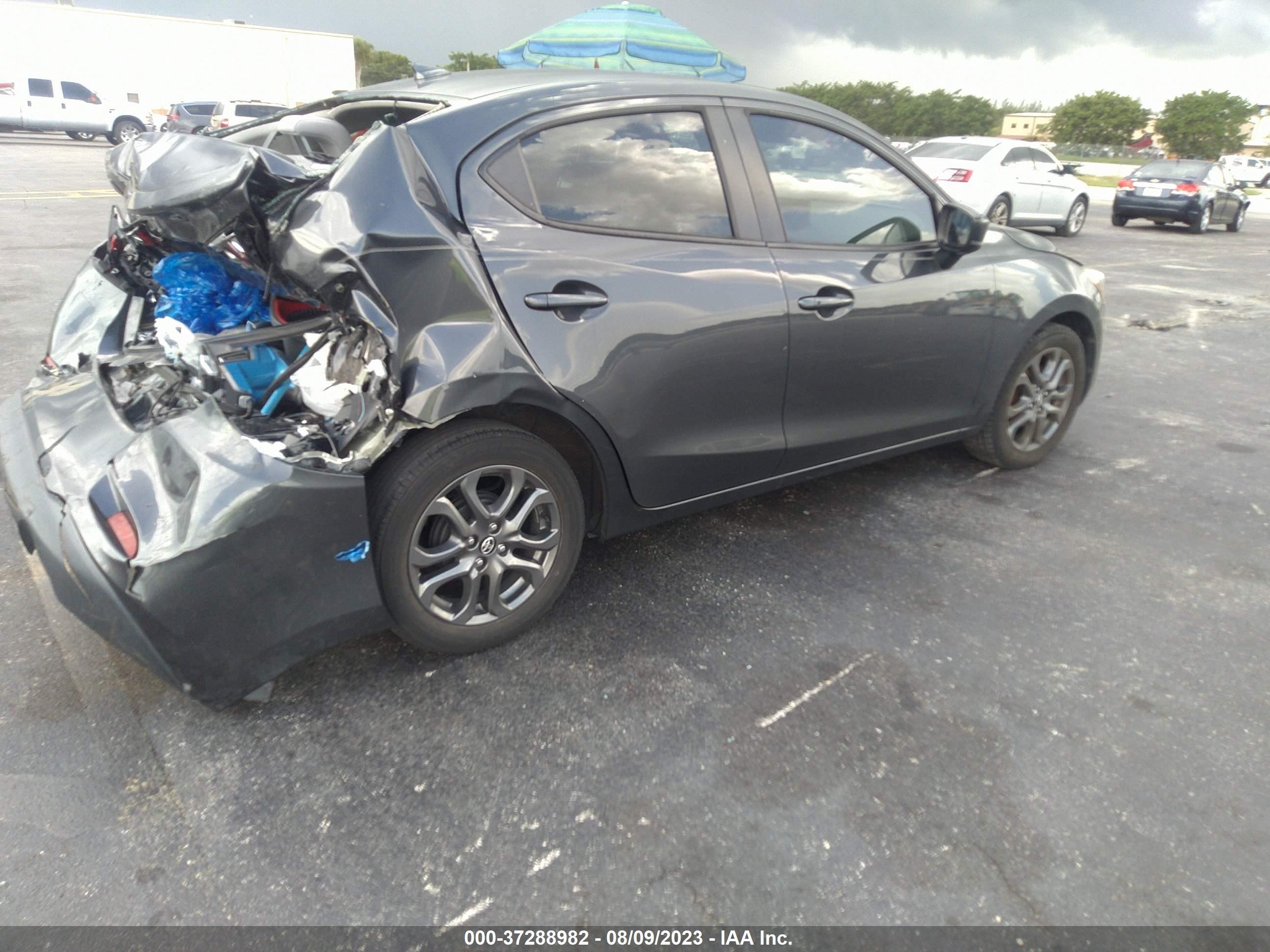 Photo 3 VIN: 3MYDLBYV0KY500402 - TOYOTA YARIS 