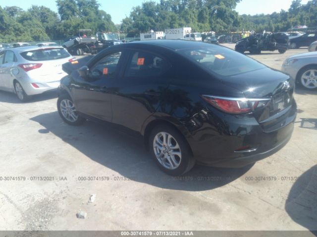 Photo 2 VIN: 3MYDLBYV2HY162817 - TOYOTA YARIS IA 