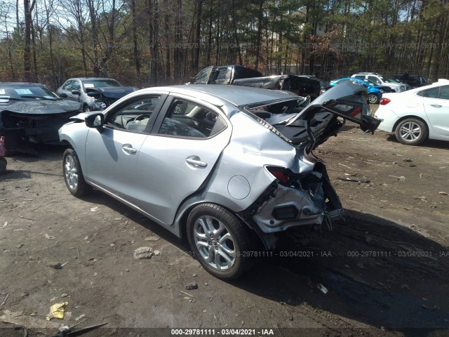 Photo 2 VIN: 3MYDLBYV2JY303813 - TOYOTA YARIS IA 