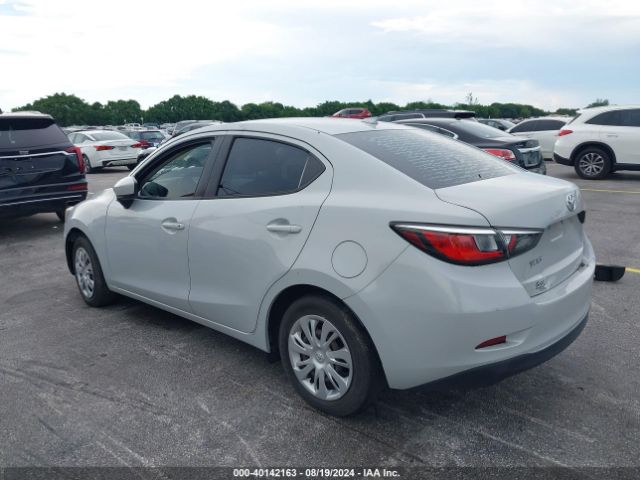 Photo 2 VIN: 3MYDLBYV2KY517458 - TOYOTA YARIS 