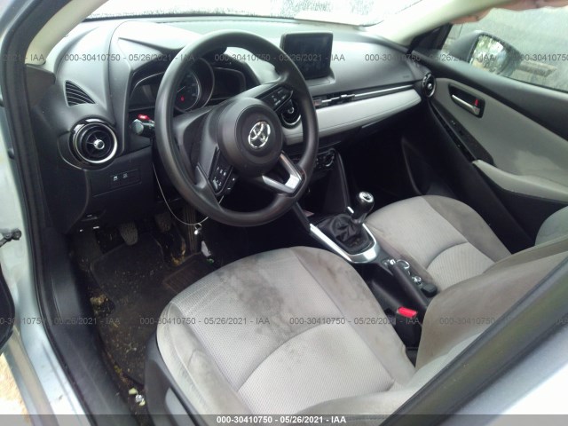 Photo 4 VIN: 3MYDLBYV2LY715653 - TOYOTA YARIS SEDAN 