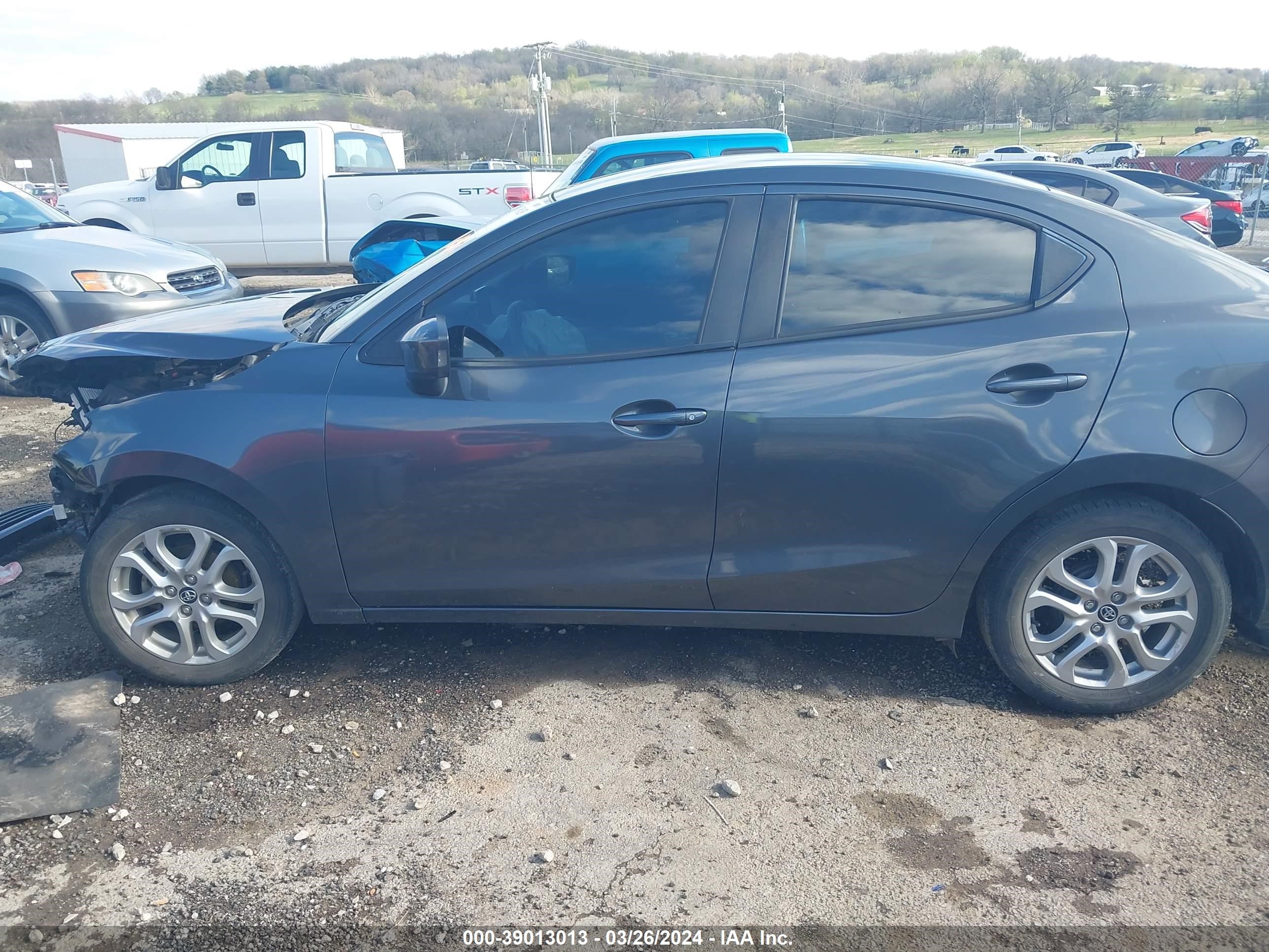 Photo 13 VIN: 3MYDLBYV3HY176547 - TOYOTA YARIS 