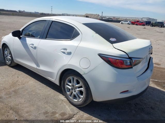 Photo 2 VIN: 3MYDLBYV4JY305983 - TOYOTA YARIS IA 