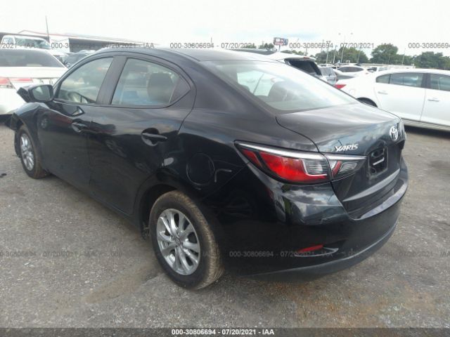 Photo 2 VIN: 3MYDLBYV5HY187615 - TOYOTA YARIS IA 