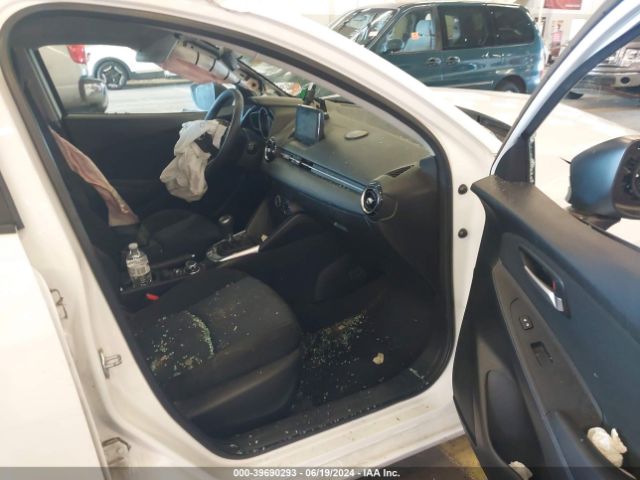 Photo 4 VIN: 3MYDLBYV5KY518832 - TOYOTA YARIS 