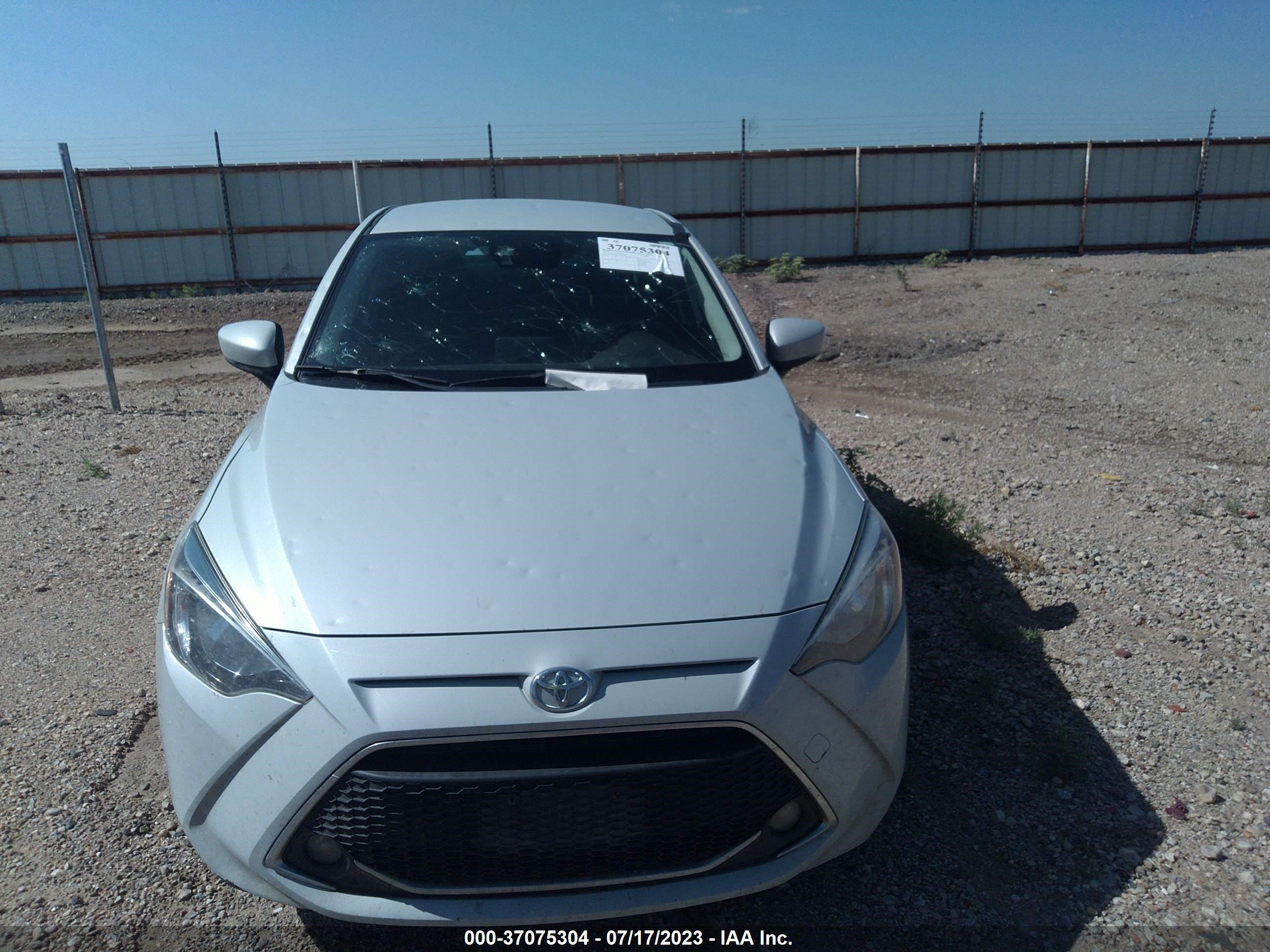 Photo 11 VIN: 3MYDLBYV5KY525490 - TOYOTA YARIS 