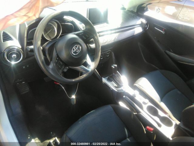 Photo 4 VIN: 3MYDLBYV6JY322803 - TOYOTA YARIS IA 