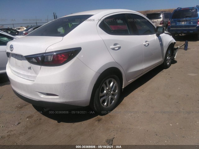 Photo 3 VIN: 3MYDLBYV7JY330022 - TOYOTA YARIS IA 