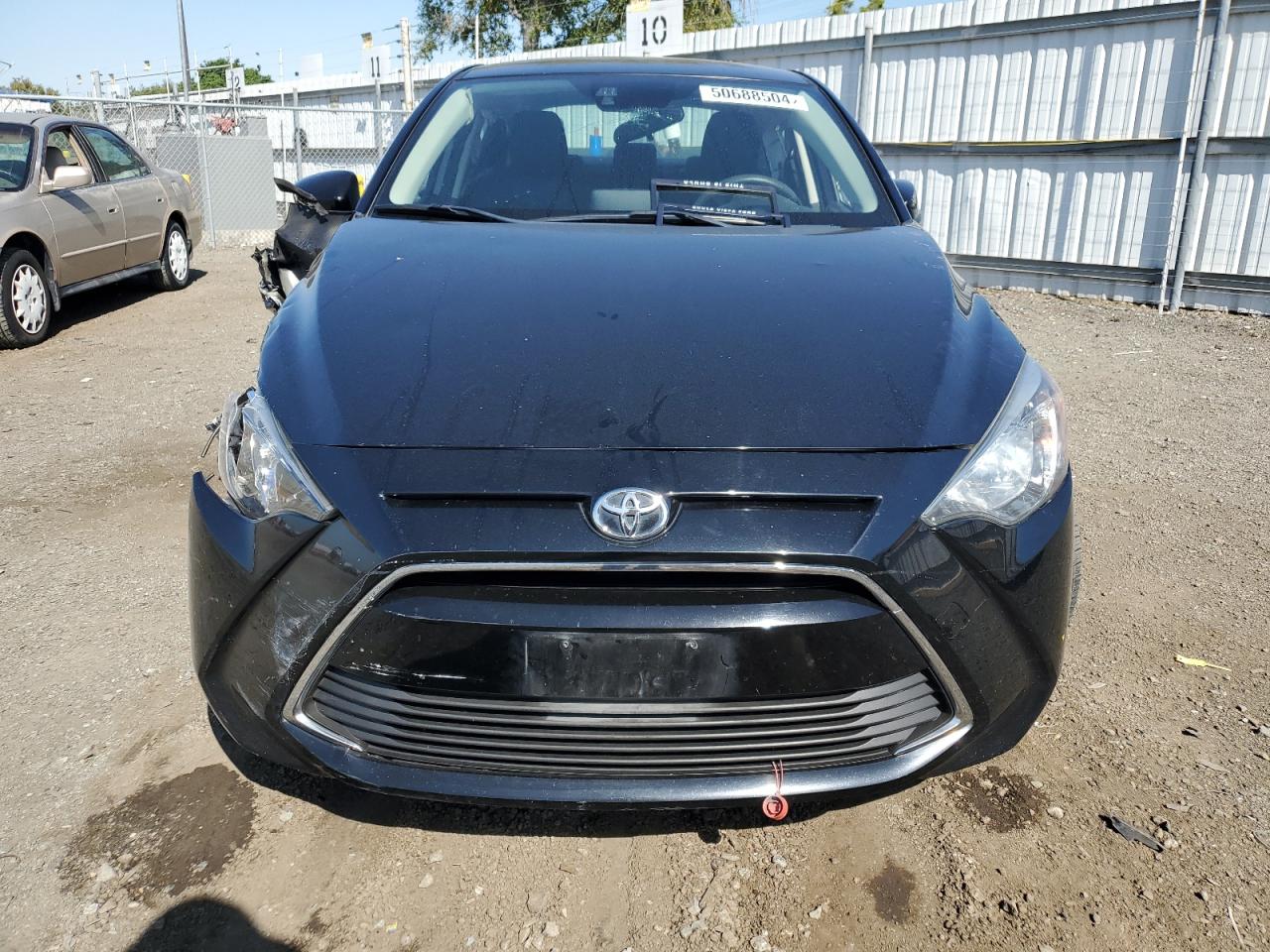 Photo 4 VIN: 3MYDLBYV8JY326948 - TOYOTA YARIS 