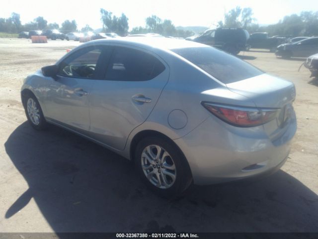 Photo 2 VIN: 3MYDLBYVXJY304398 - TOYOTA YARIS IA 