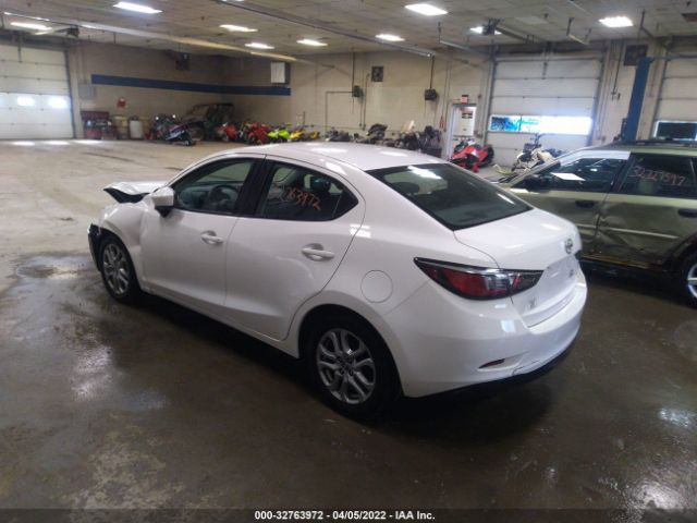 Photo 2 VIN: 3MYDLBZV0GY103973 - SCION IA 