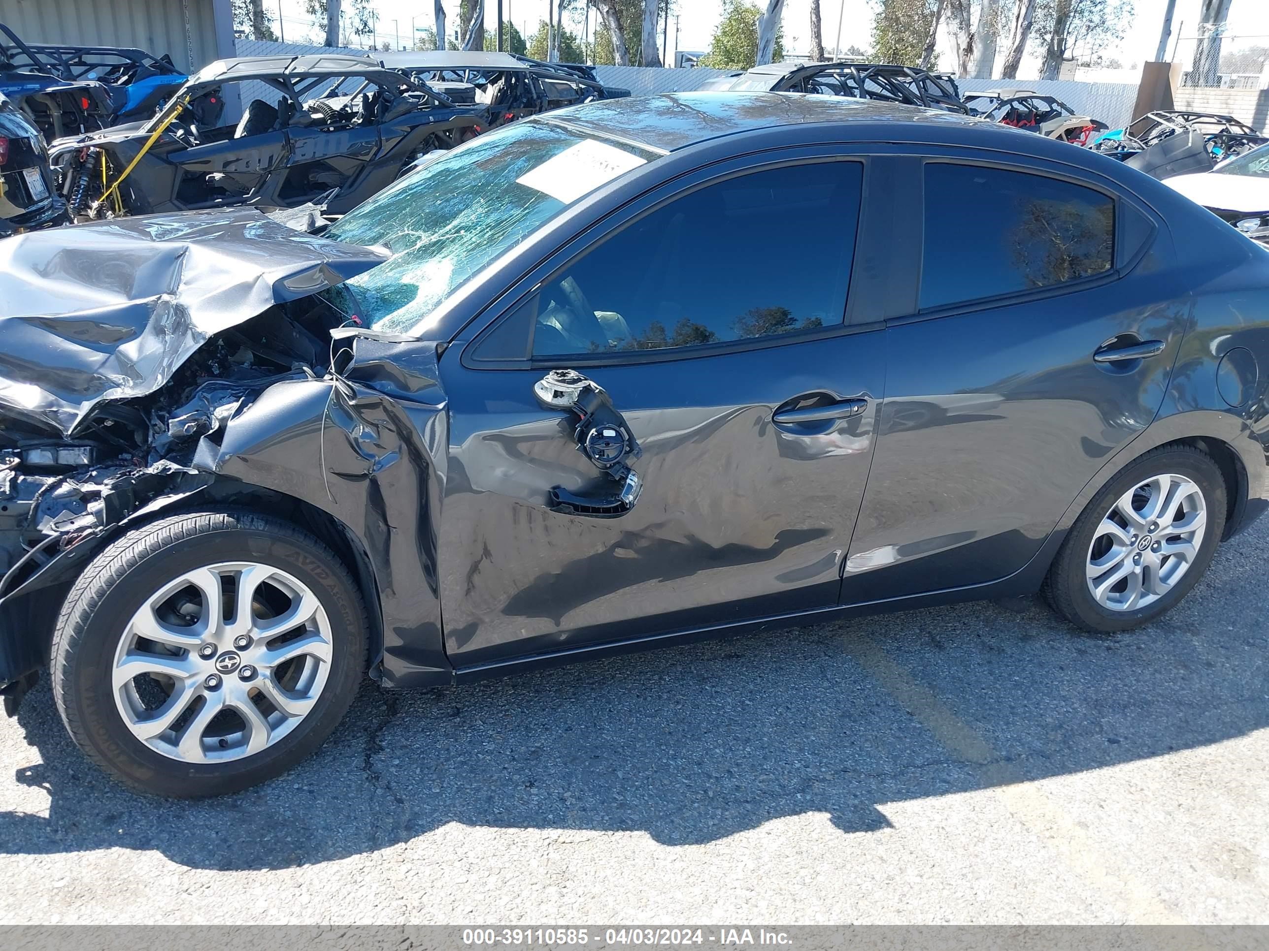 Photo 14 VIN: 3MYDLBZV0GY130803 - SCION IA 