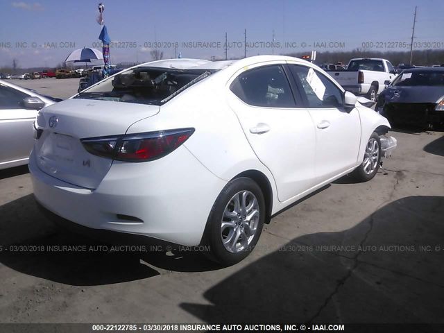 Photo 3 VIN: 3MYDLBZV0GY131918 - SCION IA 