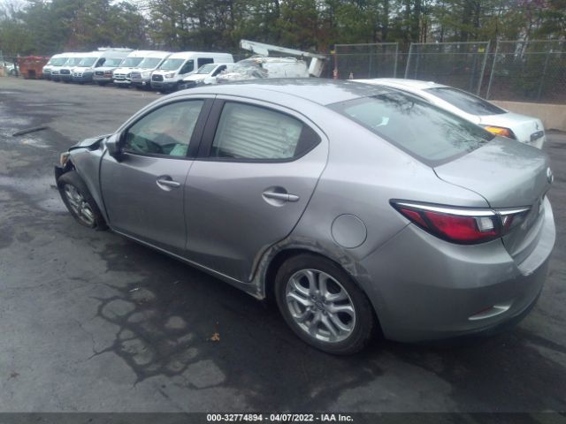 Photo 2 VIN: 3MYDLBZV0GY133281 - SCION IA 